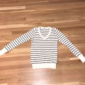 Super cute gap sweater